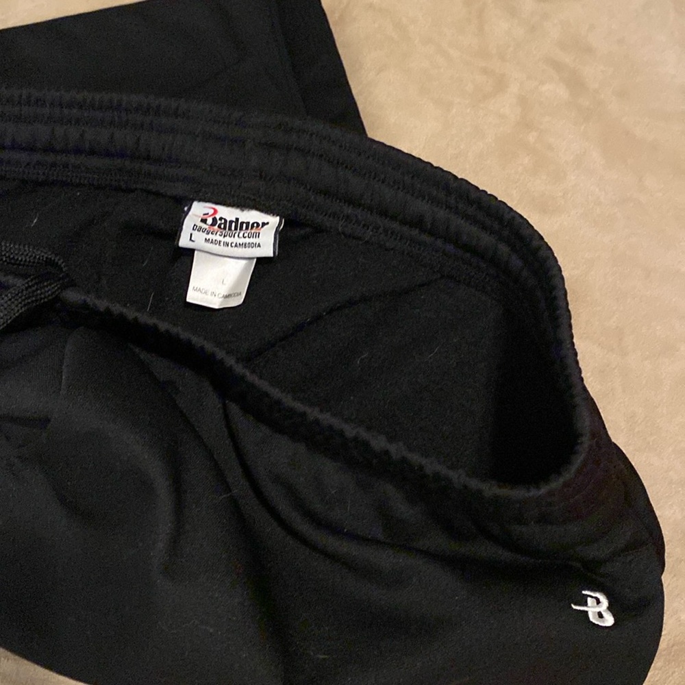 Badger fleece draw string, sweat pants, joggers. Size L